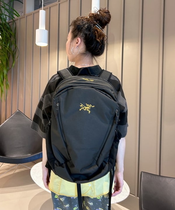清水 彩乃さんの「BEAMS WOMEN｜ARC’TERYX / MANTIS 26 BACKPACK」を使ったコーディネート