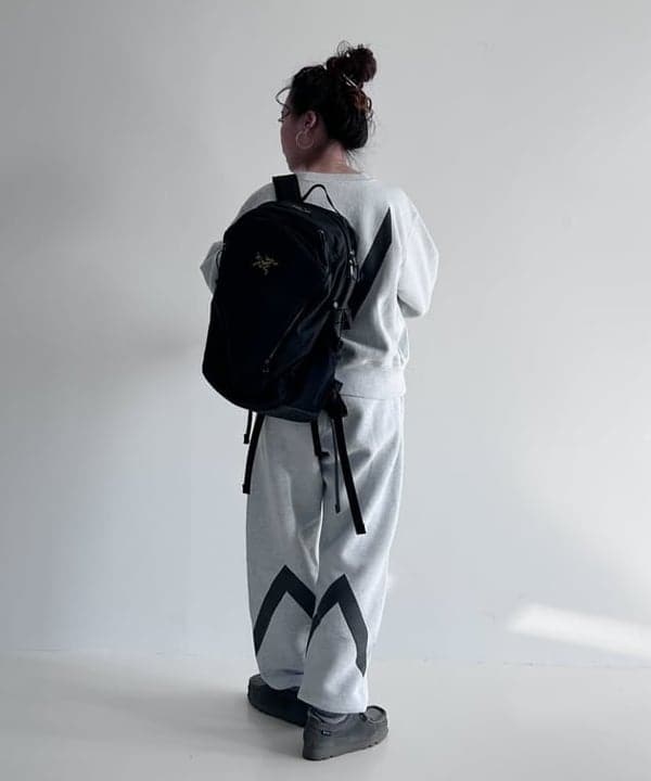 清水 彩乃さんの「BEAMS WOMEN｜ARC’TERYX / MANTIS 26 BACKPACK」を使ったコーディネート