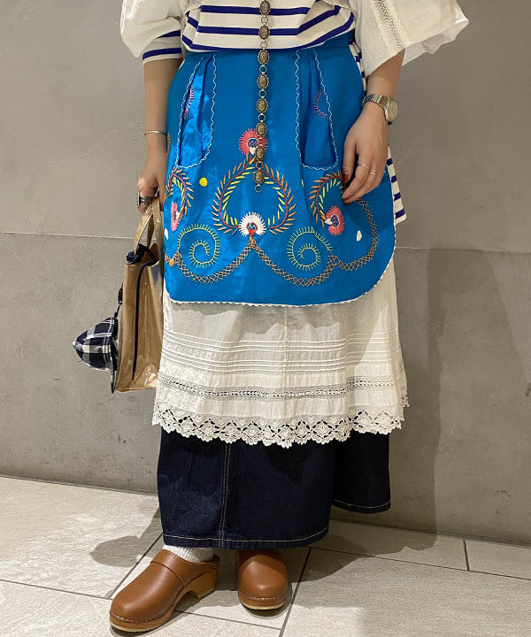 吉野 多恵さんの「BEAMS WOMEN｜BEAMS BOY / BBロゴ ショップバック」を使ったコーディネート