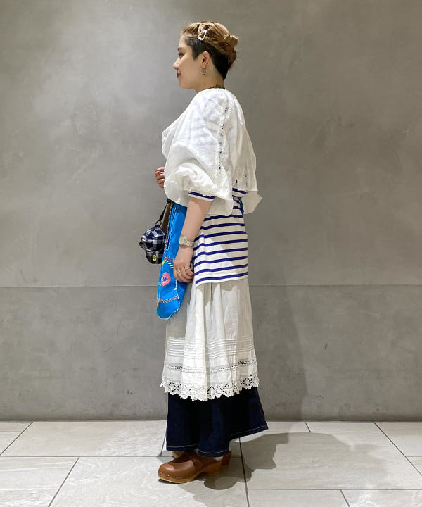 吉野 多恵さんの「BEAMS WOMEN｜BEAMS BOY / BBロゴ ショップバック」を使ったコーディネート