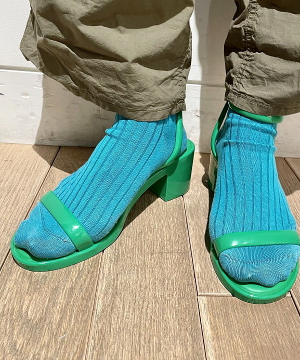 葛岡 七海さんの「BEAMS WOMEN｜GIANNI CHIARINI / メタリック ALIFA レザーショルダーバッグ S」を使ったコーディネート