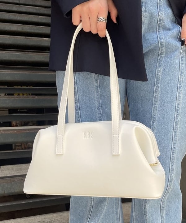 松本 佳菜子さんの「BEAMS WOMEN｜マリンチェーン マンテル ハート ネックレス」を使ったコーディネート