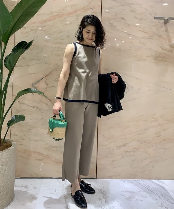松元 晴佳さんの「BEAMS WOMEN｜CHRISTIAN VILLA × Demi-Luxe BEAMS / 別注 ストロー バニティーバッグ」を使ったコーディネート