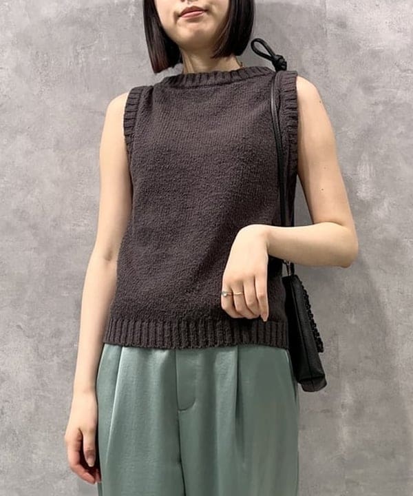 山田 千遥さんの「BEAMS WOMEN｜GIANNI CHIARINI / CAMILLA レザートートバッグ」を使ったコーディネート