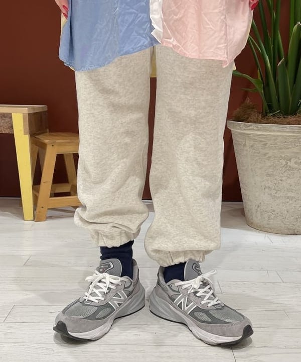 エノモト アミさんの「BEAMS WOMEN｜INDIVIDUALIZED SHIRTS × BEAMS BOY / 別注 エンジニアド シャツ ワンピース」を使ったコーディネート