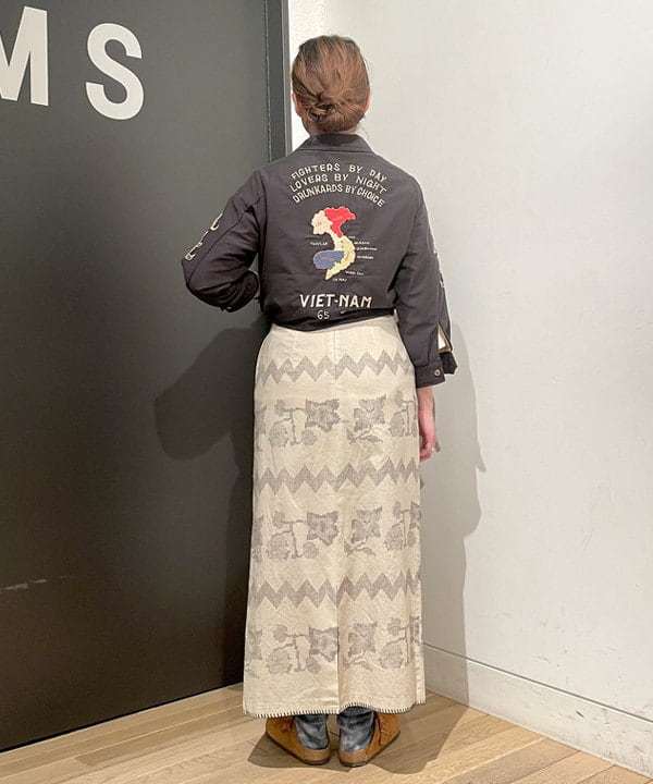みかみさんの「BEAMS WOMEN｜BEAMS BOY / フラワー エンブプリント スカート」を使ったコーディネート
