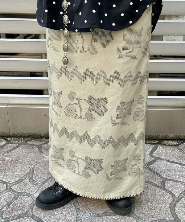 コウリキ　マミさんの「BEAMS WOMEN｜ARROW NOVELTY / コンチョ ベルト 22FW」を使ったコーディネート