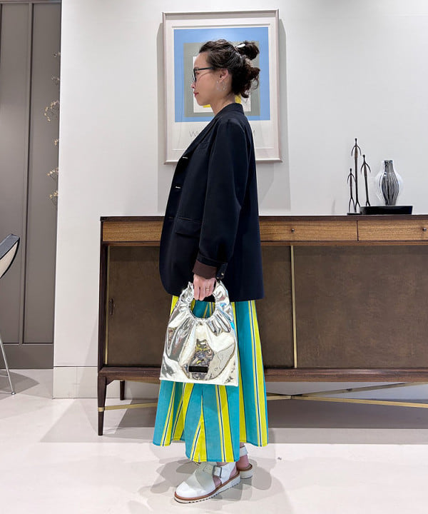 清水 彩乃さんの「BEAMS WOMEN｜BEAMS BOY / ポリエステル ウール 3ボタン ブレザー」を使ったコーディネート