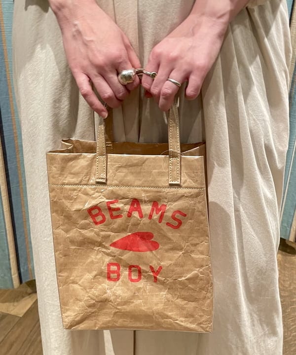 コウリキ　マミさんの「BEAMS WOMEN｜BEAMS BOY / BBロゴ ショップバック」を使ったコーディネート