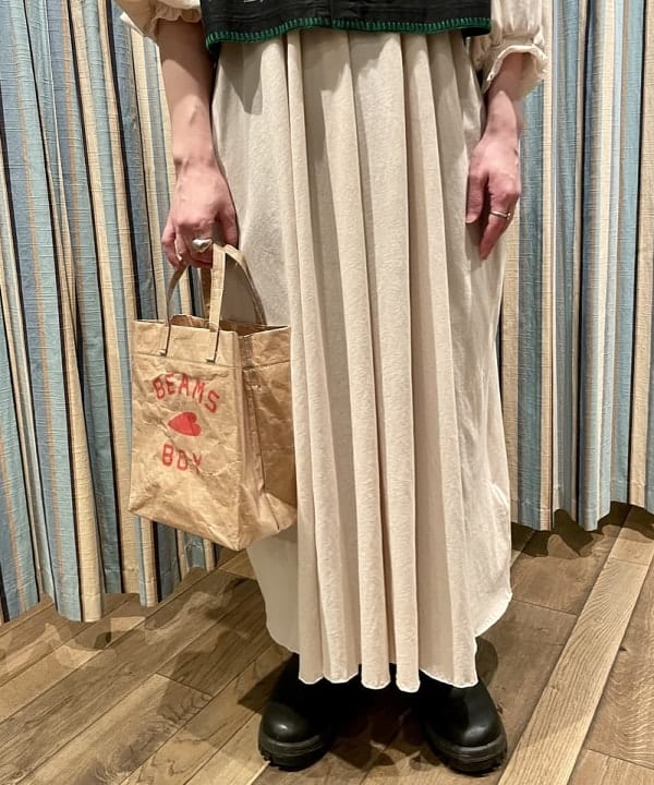 コウリキ　マミさんの「BEAMS WOMEN｜BEAMS BOY / BBロゴ ショップバック」を使ったコーディネート