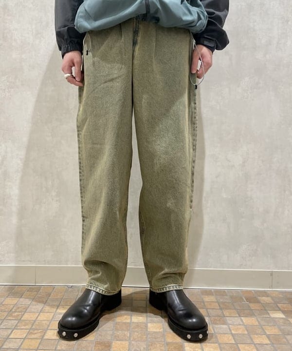 トラ吉さんの「BEAMS WOMEN｜ワイド テーパード デニム」を使ったコーディネート