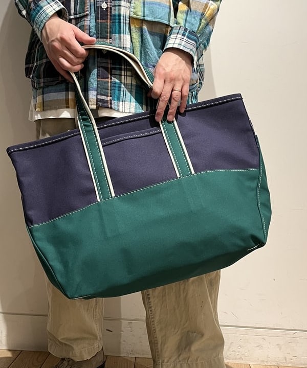 滝沢 一喜さんの「BEAMS WOMEN｜L.L.Bean / 別注 Deep Bottom Deluxe Boat and Tote Large」を使ったコーディネート