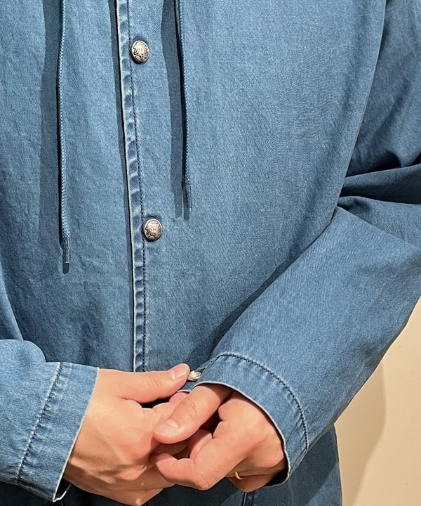 滝沢 一喜さんの「BEAMS WOMEN｜L.L.Bean / 別注 Deep Bottom Deluxe Boat and Tote Large」を使ったコーディネート