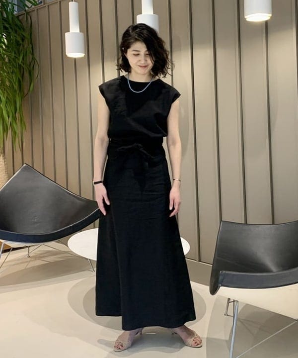 松元 晴佳さんの「BEAMS WOMEN｜Demi-Luxe BEAMS / クロスストラップ サンダル」を使ったコーディネート