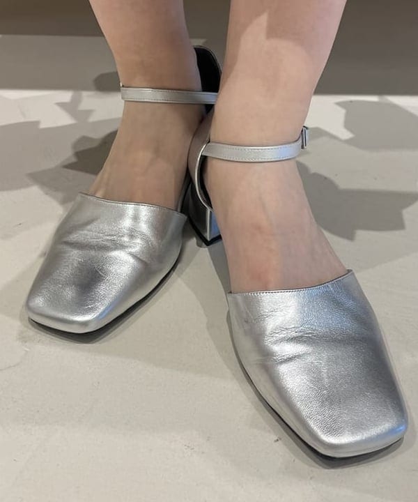 松本 佳菜子さんの「BEAMS WOMEN｜Ray BEAMS / アンクルストラップ パンプス」を使ったコーディネート