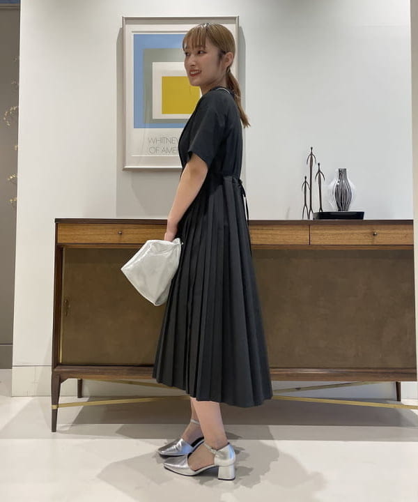 松本 佳菜子さんの「BEAMS WOMEN｜Ray BEAMS / アンクルストラップ パンプス」を使ったコーディネート