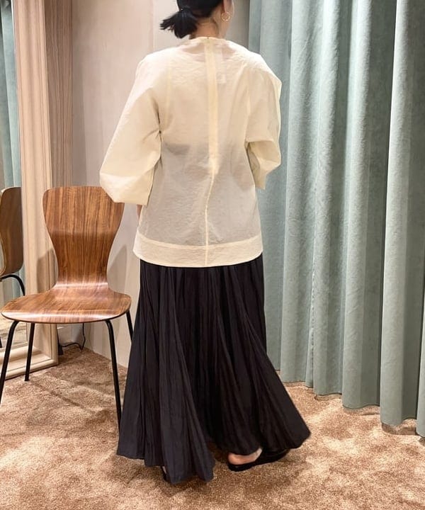 越智 里美さんの「BEAMS WOMEN｜GIANNI CHIARINI / CAMILLA レザートートバッグ」を使ったコーディネート