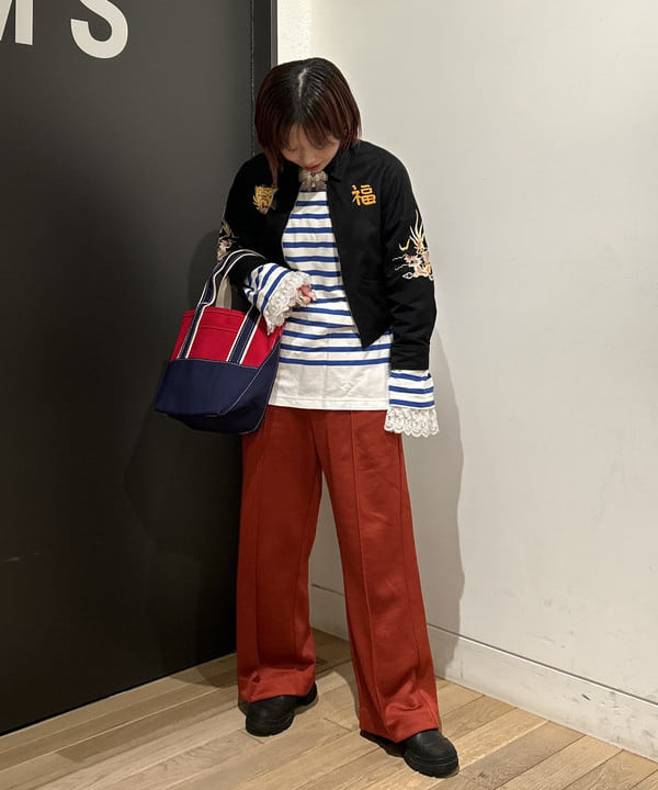 ando naoさんの「BEAMS WOMEN｜ナバルボーダー ビッグ ボートネック カットソー」を使ったコーディネート