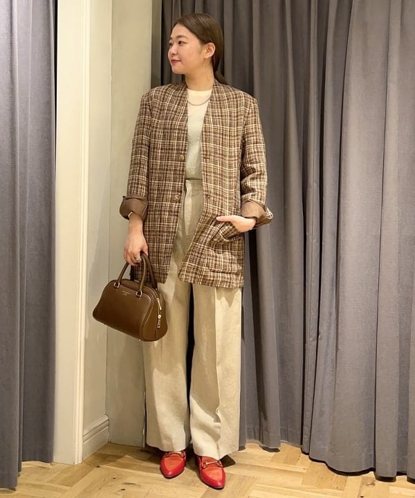 千田 静香さんの「BEAMS WOMEN｜CHRISTIAN VILLA / レザー ミニボストンバッグ」を使ったコーディネート