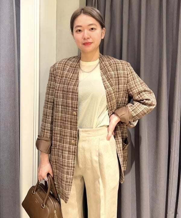 千田 静香さんの「BEAMS WOMEN｜CHRISTIAN VILLA / レザー ミニボストンバッグ」を使ったコーディネート