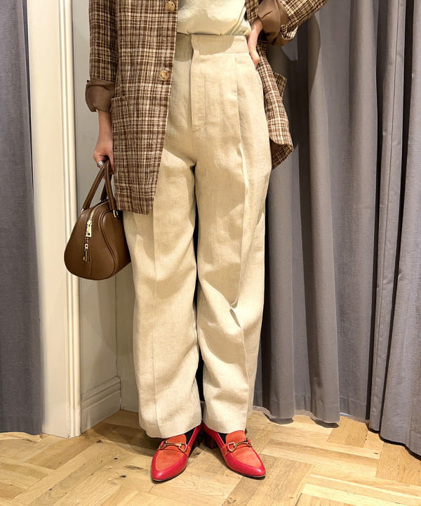 千田 静香さんの「BEAMS WOMEN｜CHRISTIAN VILLA / レザー ミニボストンバッグ」を使ったコーディネート