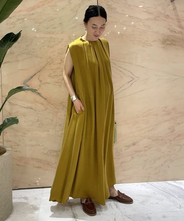 越智 里美さんの「BEAMS WOMEN｜GIANNI CHIARINI / CAMILLA レザートートバッグ」を使ったコーディネート