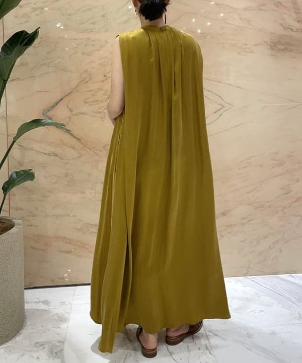 越智 里美さんの「BEAMS WOMEN｜GIANNI CHIARINI / CAMILLA レザートートバッグ」を使ったコーディネート