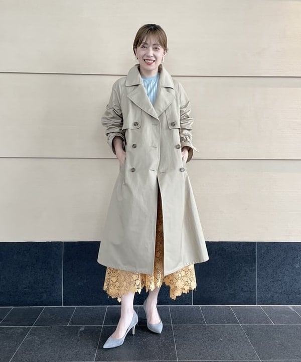 住吉　明佳さんの「BEAMS WOMEN｜ライト トレンチコート」を使ったコーディネート