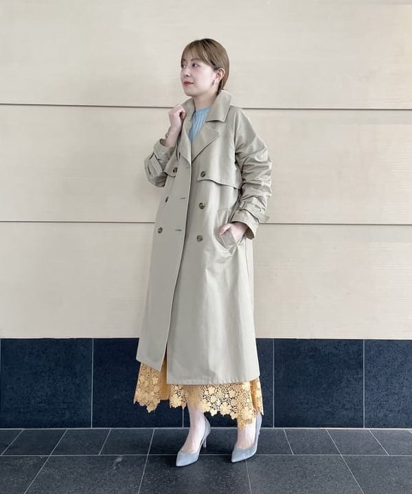 住吉　明佳さんの「BEAMS WOMEN｜ライト トレンチコート」を使ったコーディネート