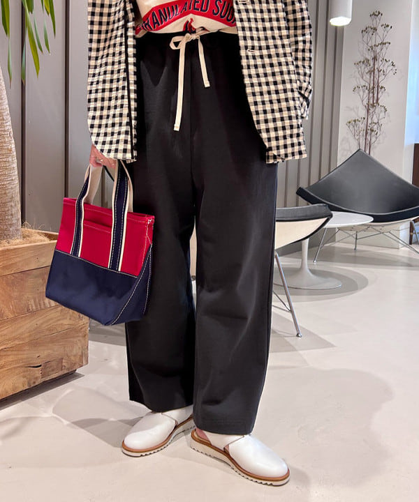 清水 彩乃さんの「BEAMS WOMEN｜L.L.Bean / Deep Bottom Deluxe Boat and Tote S」を使ったコーディネート