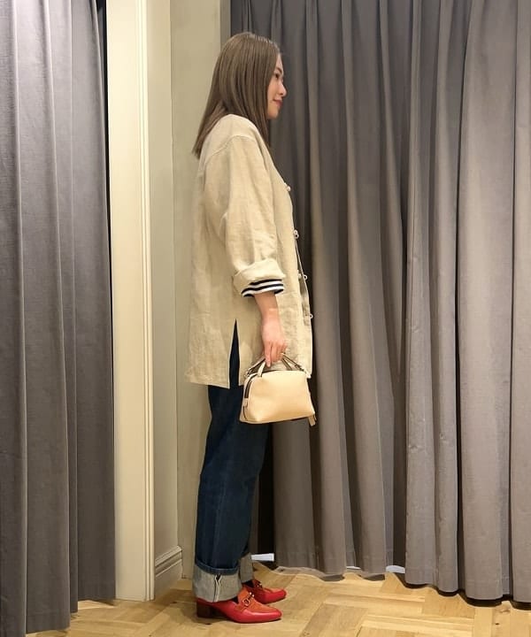 千田 静香さんの「BEAMS WOMEN｜GIANNI CHIARINI / ALIFA レザーショルダーバッグ S」を使ったコーディネート