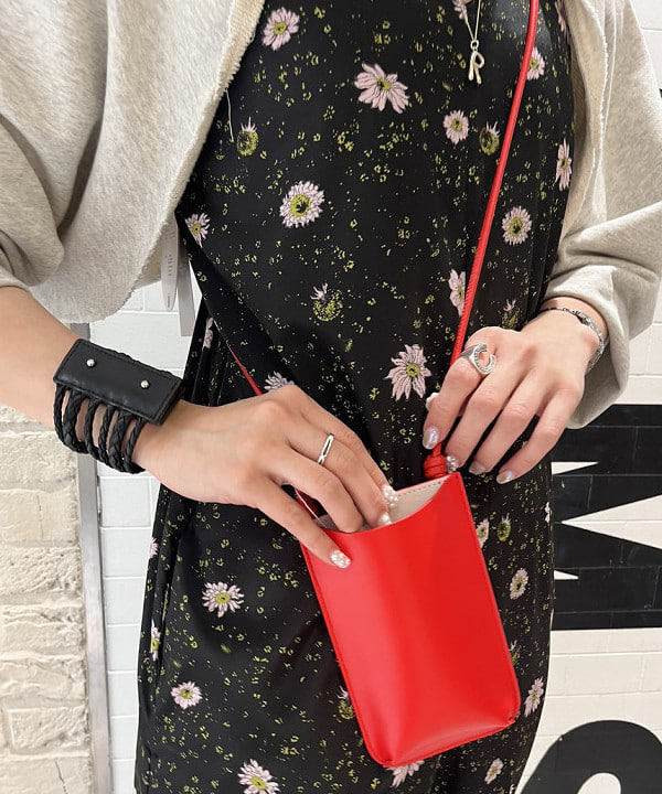 ちりこさんの「BEAMS WOMEN｜MBT / KISUMU CLASSIC」を使ったコーディネート