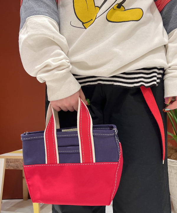 エノモト アミさんの「BEAMS WOMEN｜L.L.Bean × BEAMS PLUS ＆ BEAMS BOY / Deep Bottom Deluxe Boat and Tote Mini」を使ったコーディネート