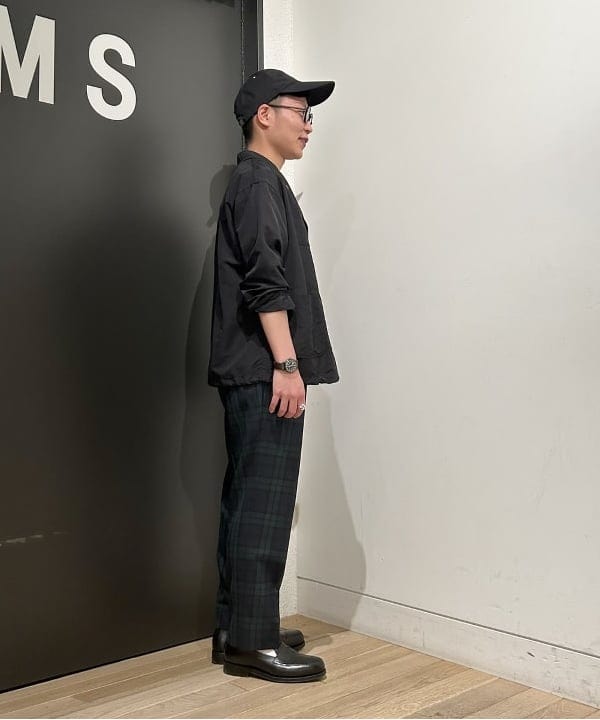 土田 達也さんの「BEAMS WOMEN｜BEAMS BOY / ポリエステル ウール シンチ バック スラックス」を使ったコーディネート