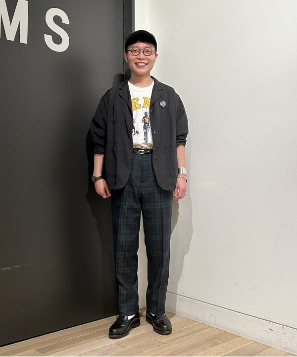 土田 達也さんの「BEAMS WOMEN｜BEAMS BOY / ポリエステル ウール シンチ バック スラックス」を使ったコーディネート