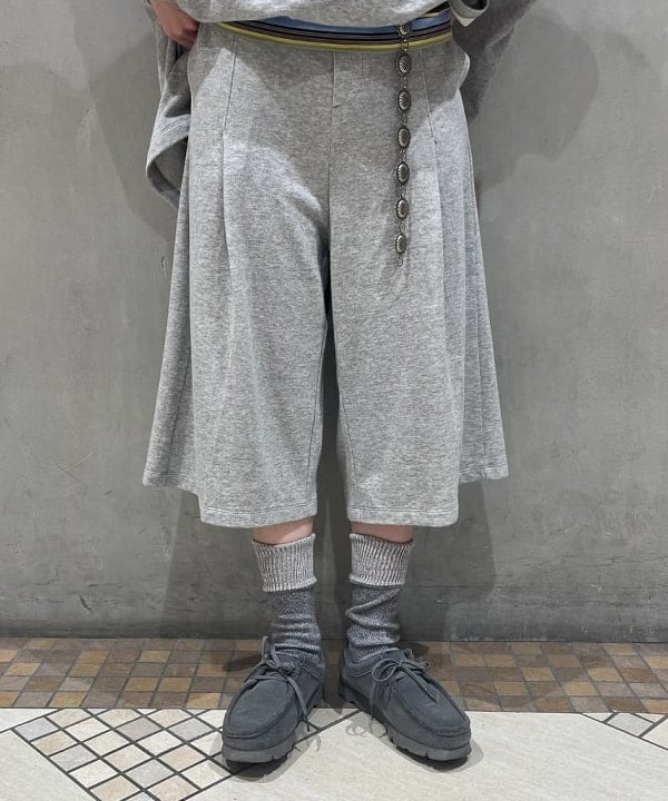 サワイさんの「BEAMS WOMEN｜ARROW NOVELTY / コンチョ ベルト 22FW」を使ったコーディネート