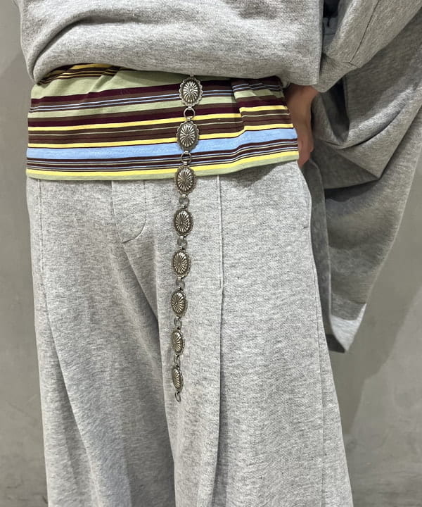 サワイさんの「BEAMS WOMEN｜ARROW NOVELTY / コンチョ ベルト 22FW」を使ったコーディネート