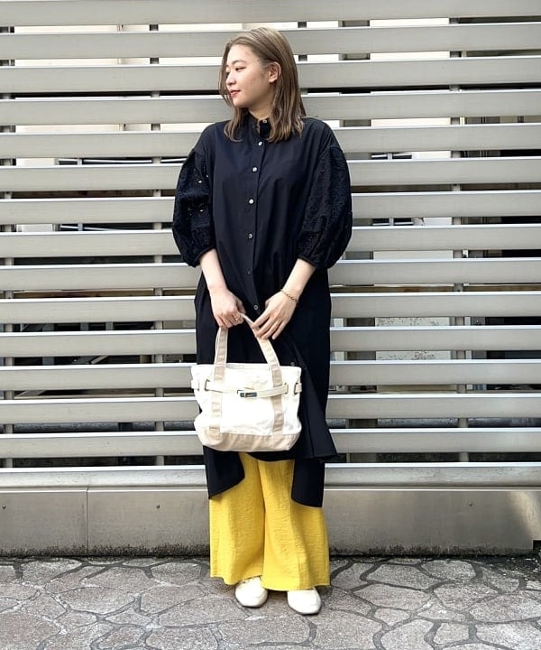 千田 静香さんの「BEAMS WOMEN｜【別注】TICCA / レース パフスリーブワンピース」を使ったコーディネート