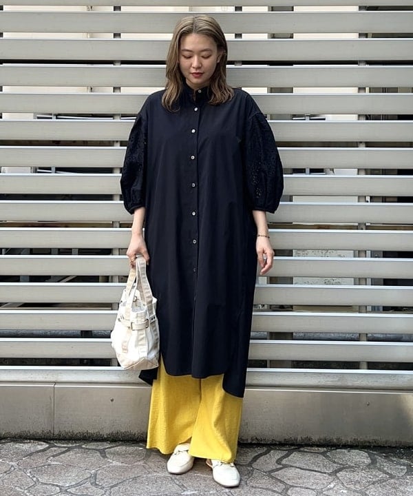 千田 静香さんの「BEAMS WOMEN｜【別注】TICCA / レース パフスリーブワンピース」を使ったコーディネート