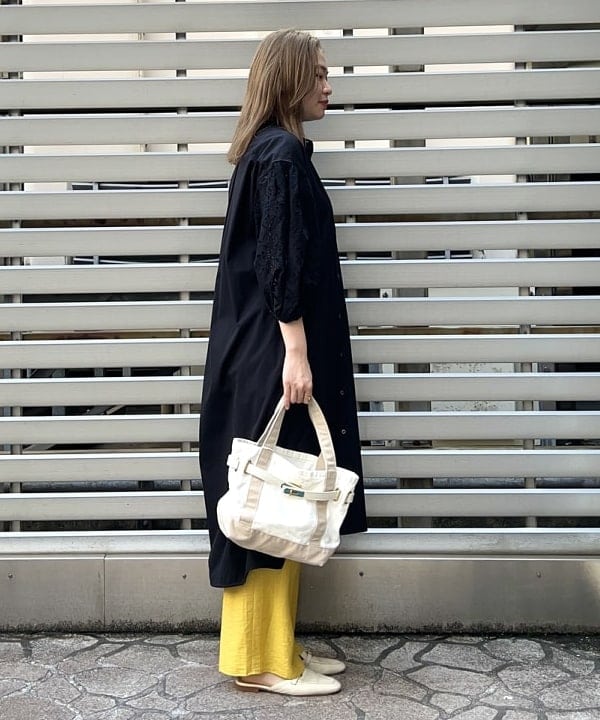 千田 静香さんの「BEAMS WOMEN｜【別注】TICCA / レース パフスリーブワンピース」を使ったコーディネート