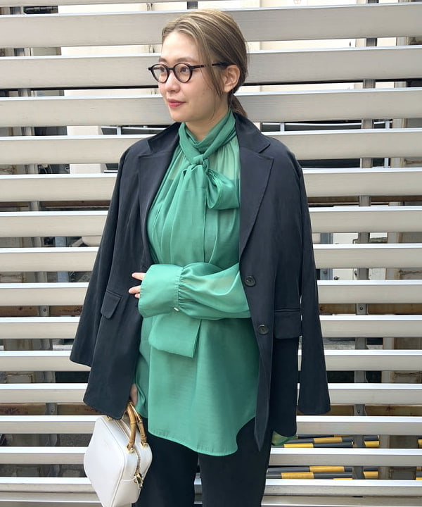 千田 静香さんの「BEAMS WOMEN｜オーガンジー リボンブラウス」を使ったコーディネート