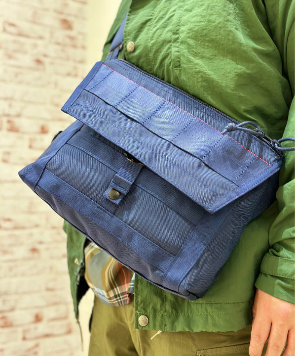 佐々木 優さんの「BEAMS WOMEN｜BRIEFING &times; BEAMS PLUS / 別注 FLEET MESSENGER BAG」を使ったコーディネート
