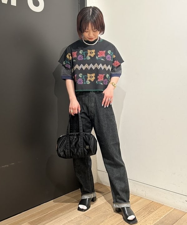 ando naoさんの「BEAMS WOMEN｜BEAMS BOY / フラワー エンブロイダリープリント シャツ」を使ったコーディネート