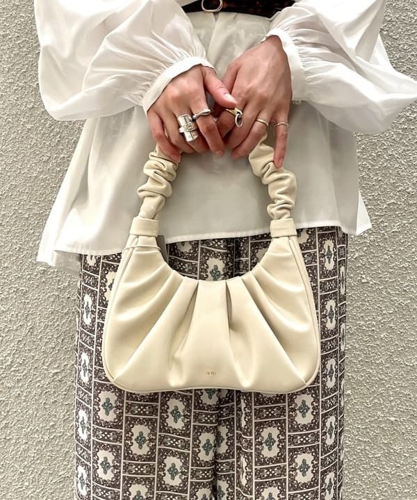 カタヤマ アヤさんの「BEAMS WOMEN｜JW PEI / Gabbi Bag」を使ったコーディネート