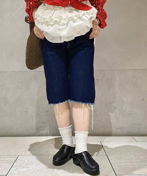 吉野 多恵さんの「BEAMS WOMEN｜BEAMS BOY / ラメ リブ クルー ソックス NEW」を使ったコーディネート