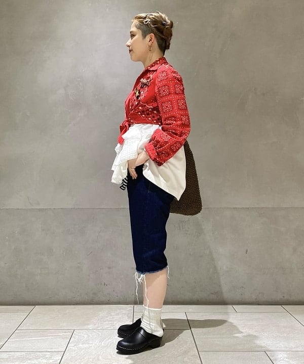 吉野 多恵さんの「BEAMS WOMEN｜BEAMS BOY / ラメ リブ クルー ソックス NEW」を使ったコーディネート