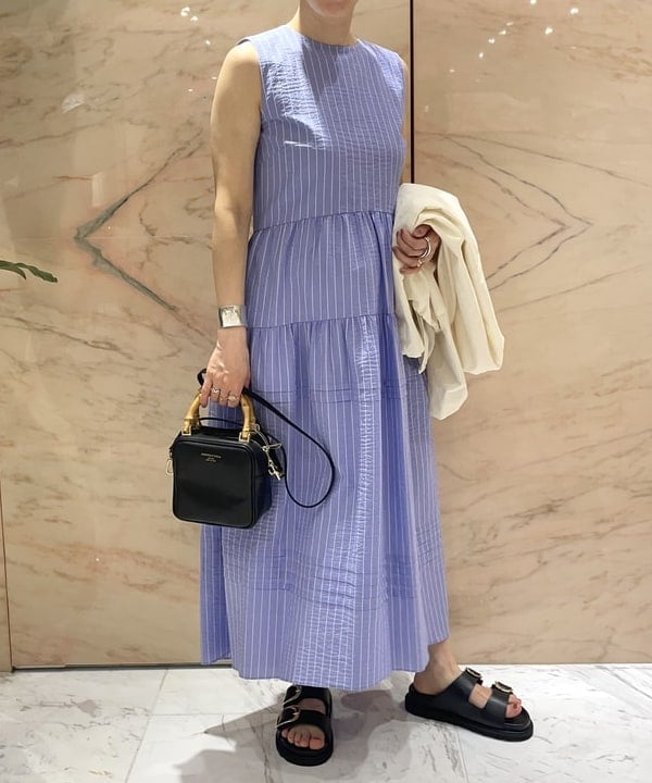 越智 里美さんの「BEAMS WOMEN｜Demi-Luxe BEAMS / リップル ティアードワンピース」を使ったコーディネート