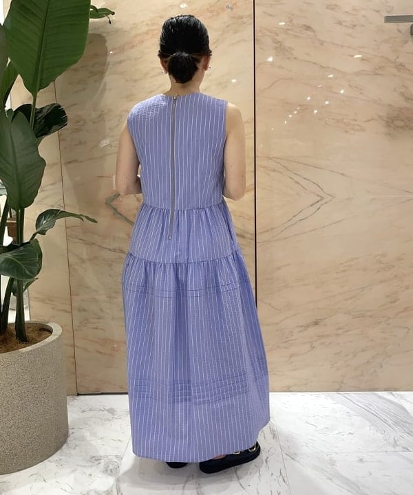 越智 里美さんの「BEAMS WOMEN｜Demi-Luxe BEAMS / リップル ティアードワンピース」を使ったコーディネート