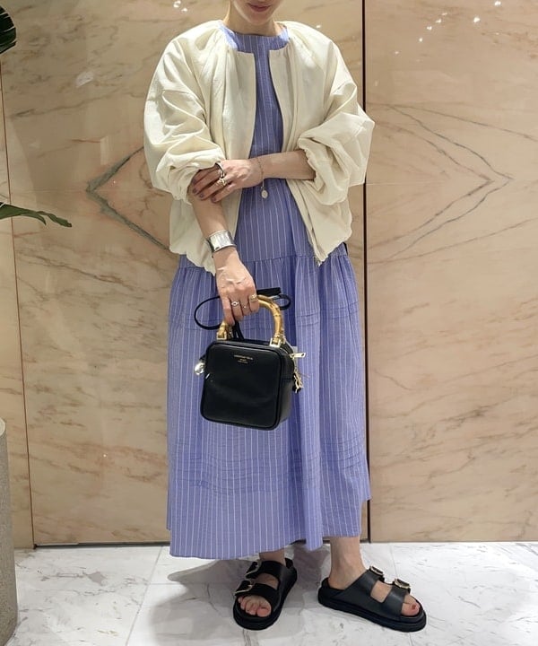 越智 里美さんの「BEAMS WOMEN｜Demi-Luxe BEAMS / リップル ティアードワンピース」を使ったコーディネート