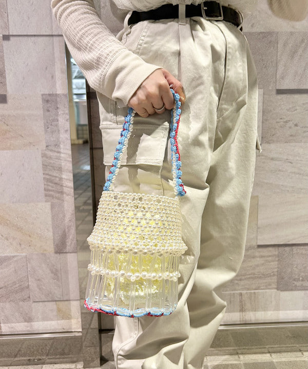 庭野 優紀さんの「BEAMS WOMEN｜Otro Accesorio / フラワー リング」を使ったコーディネート